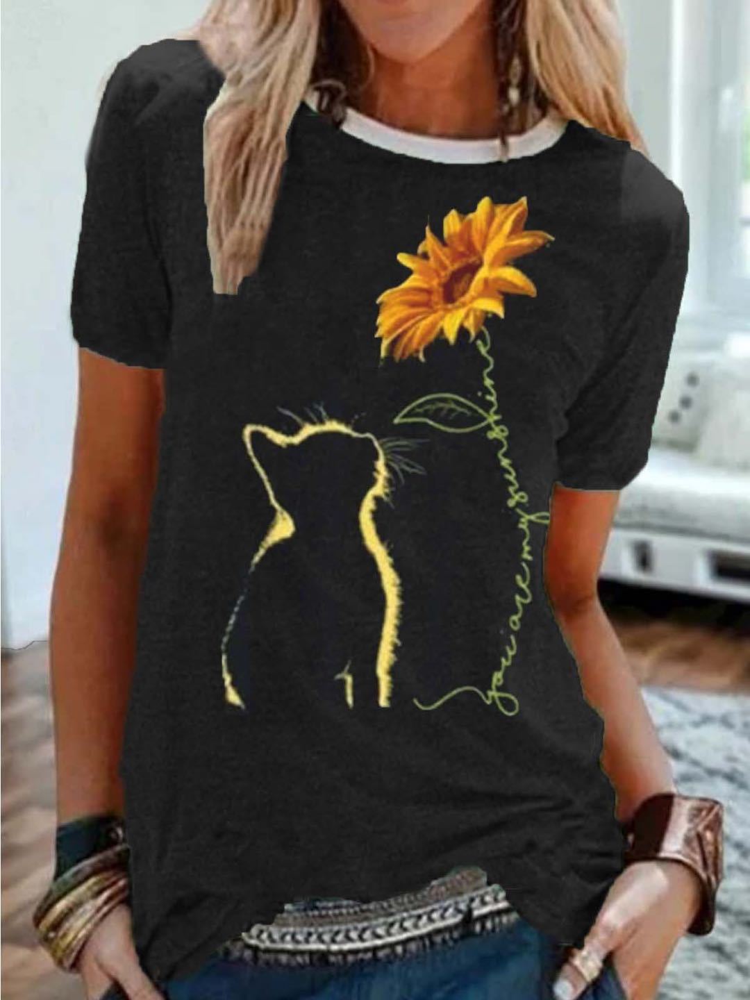 Floral Gaze Cat Tee - Women's Charming Feline & Flower T-Shirt