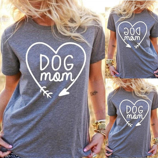 Chic 'Dog Mom' Heart Tee - Trendy Pet Lover Fashion Statement